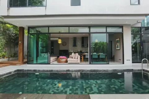 Casa de 3 dormitorios en Bang Tao, Tailandia № 125610 - foto 2