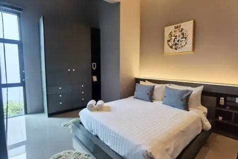 Casa de 3 dormitorios en Bang Tao, Tailandia № 125610 - foto 8