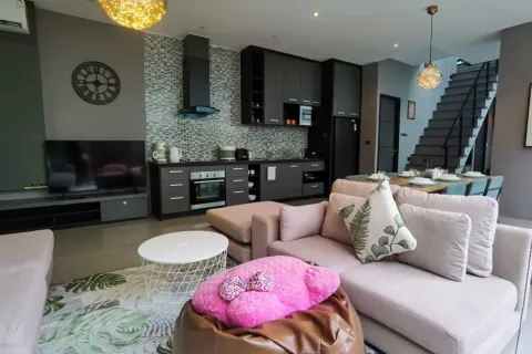 Casa de 3 dormitorios en Bang Tao, Tailandia № 125610 - foto 11