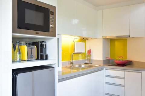 Condominio de 1 dormitorio en Bang Tao, Tailandia № 241975 - foto 4