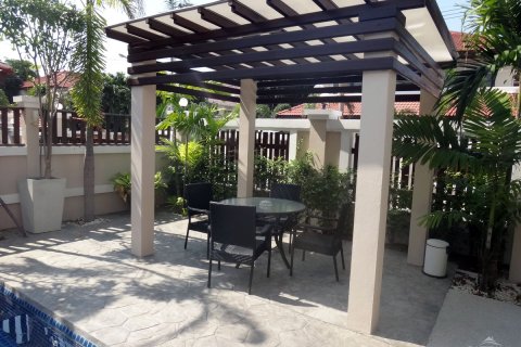 Casa de 3 dormitorios en Pattaya, Tailandia № 243318 - foto 4