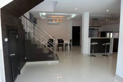 Casa de 3 dormitorios en Pattaya, Tailandia № 243318 - foto 9