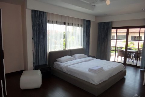 Casa de 3 dormitorios en Pattaya, Tailandia № 243318 - foto 16