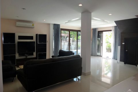 Casa de 3 dormitorios en Pattaya, Tailandia № 243318 - foto 7
