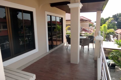 Casa de 3 dormitorios en Pattaya, Tailandia № 243318 - foto 25