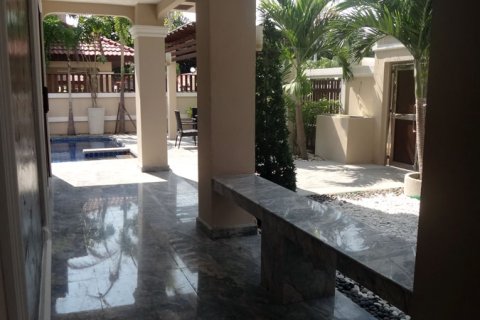 Casa de 3 dormitorios en Pattaya, Tailandia № 243318 - foto 3