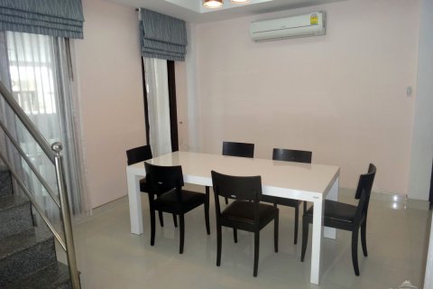 Casa de 3 dormitorios en Pattaya, Tailandia № 243318 - foto 10