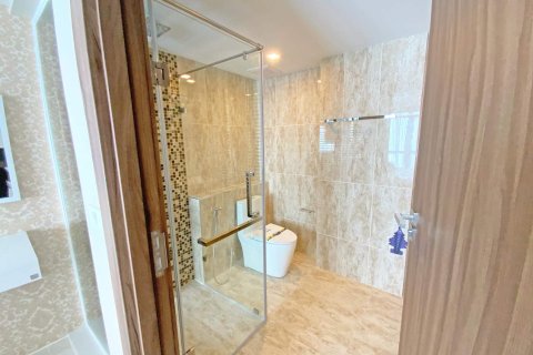 Condominio de 1 dormitorio en Pattaya, Tailandia en GRAND AVENUE RESIDENCE  № 243418