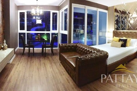 Condo in Pattaya, Thailand, 1 bedroom  № 242416 - photo 2