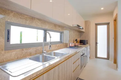 Casa de 3 dormitorios en Bang Tao, Tailandia № 84899 - foto 8