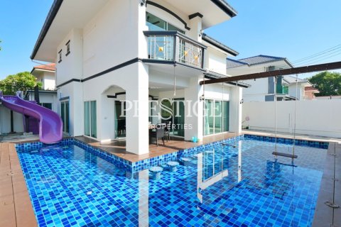 Casa de 7 dormitorios en Pattaya, Tailandia № 250589