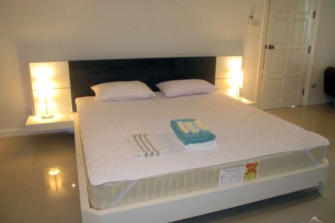 Condo in Pattaya, Thailand, 1 bedroom  № 242658 - photo 8