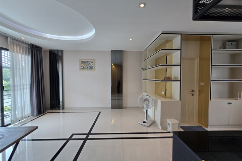 Townhouse à Bangkok, Thaïlande 3 chambres № 249914