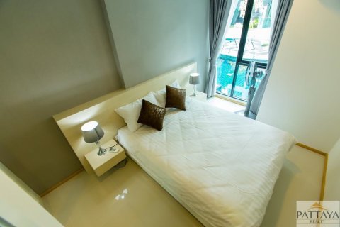 Condominio de 1 dormitorio en Jomtien Beach, Pattaya, Tailandia № 242380 - foto 2