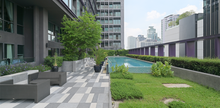 Condo in Bangkok, Thailand, 3 bedrooms  № 185578