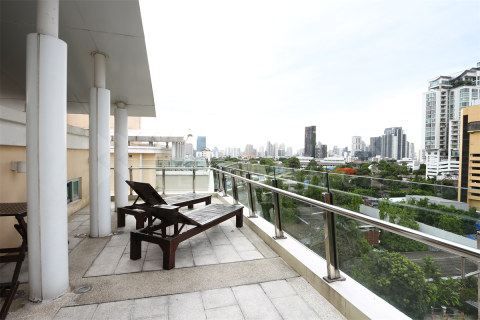 Condo in Bangkok, Thailand, 2 bedrooms № 234055 - photo 8