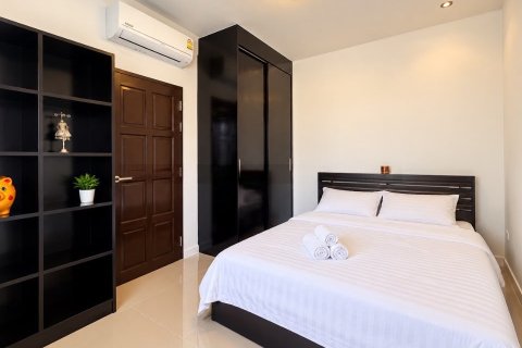 Chalet de 3 dormitorios en Bang Tao, Tailandia № 241674 - foto 15