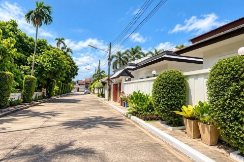 Chalet de 3 dormitorios en Bang Tao, Tailandia № 241674 - foto 2