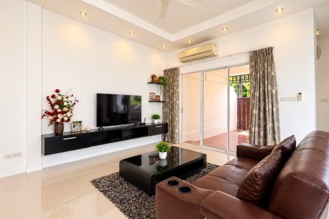 Chalet de 3 dormitorios en Bang Tao, Tailandia № 241674 - foto 8