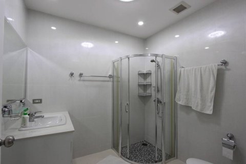 Condominio de 2 dormitorios en Pattaya, Tailandia № 242577 - foto 17