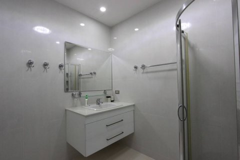 Condominio de 2 dormitorios en Pattaya, Tailandia № 242577 - foto 18