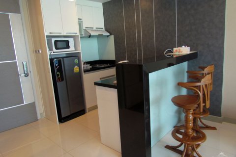 Condominio de 1 dormitorio en Pattaya, Tailandia № 242769 - foto 2