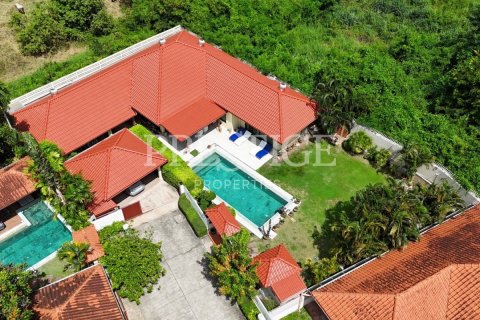 Casa de 4 dormitorios en Pattaya, Tailandia № 250003