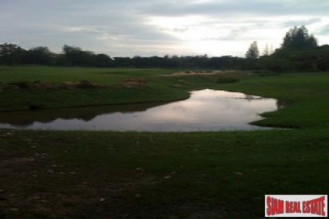 Land in Cha-am, Thailand 3344 sq.m. № 241497 - photo 3