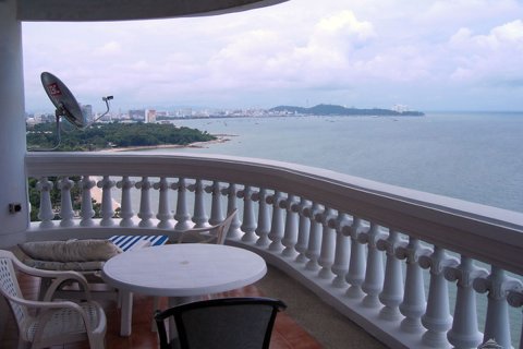 Condominio de 3 dormitorios en Pattaya, Tailandia № 242709