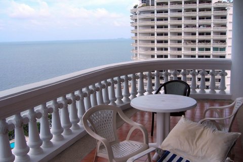 Condominio de 3 dormitorios en Pattaya, Tailandia № 242709 - foto 9