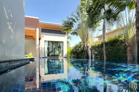 Casa de 2 dormitorios en Nai Harn Beach, Tailandia № 234151 - foto 1