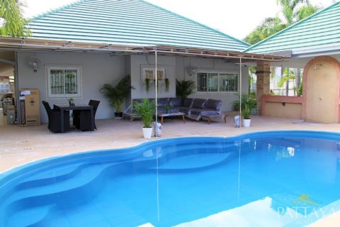 House in Pattaya, Thailand 3 bedrooms № 243155