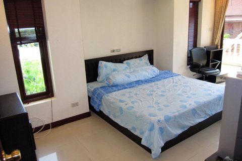 Casa de 3 dormitorios en Pattaya, Tailandia № 243075 - foto 15