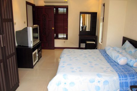 Casa de 3 dormitorios en Pattaya, Tailandia № 243075 - foto 16
