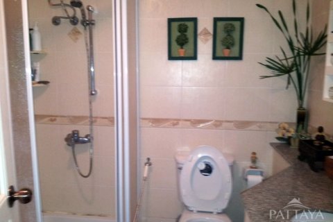 Condominio de 2 dormitorios en Pattaya, Tailandia № 242976 - foto 2