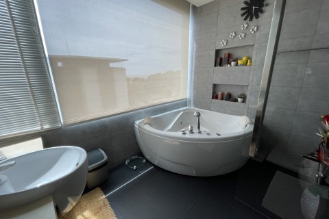 Condominio de 1 dormitorio en Pattaya, Tailandia № 242572 - foto 15