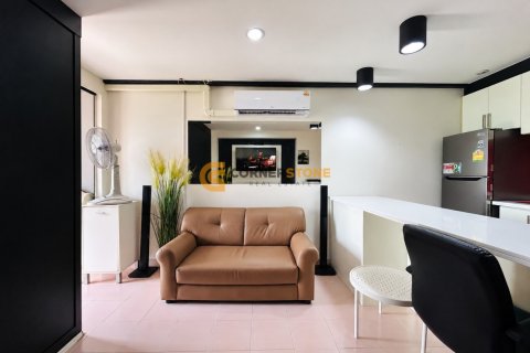 Condominio de 1 dormitorio en Jomtien Beach, Pattaya, Tailandia № 234308 - foto 2