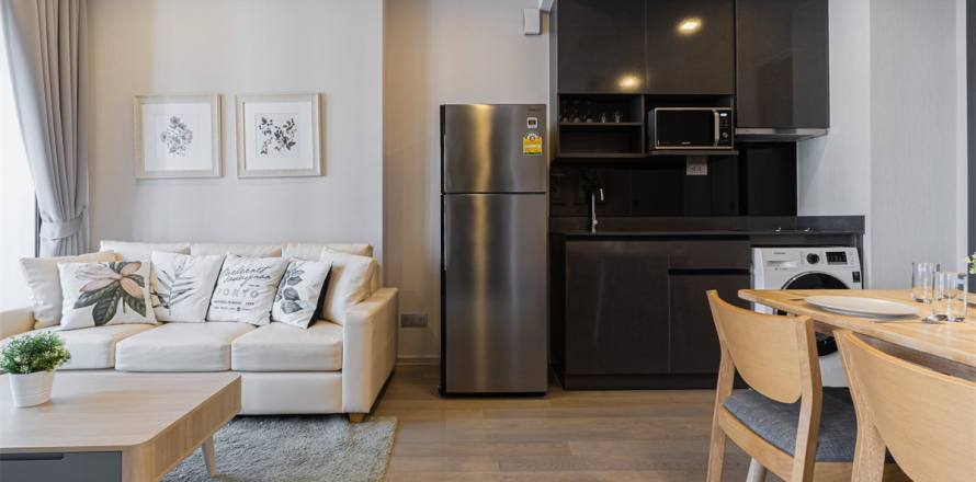 Condo in Bangkok, Thailand, 2 bedrooms  № 187922
