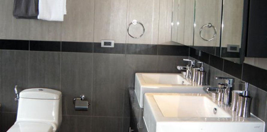 Haus in Pattaya, Thailand 4 Schlafzimmer № 243325