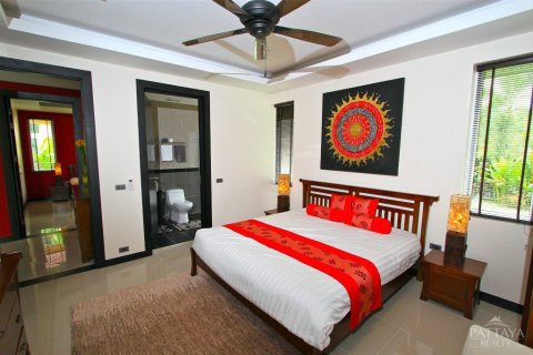 Haus in Pattaya, Thailand 4 Schlafzimmer № 243325 - Foto 16