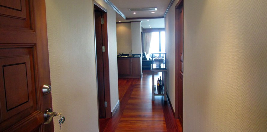 Condo in Pattaya, Thailand, 3 bedrooms  № 242828