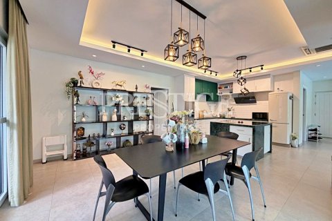 House in Pattaya, Thailand 4 bedrooms № 241672 - photo 10