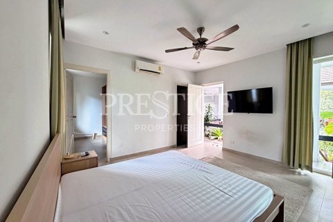 House in Pattaya, Thailand 4 bedrooms № 241672 - photo 18