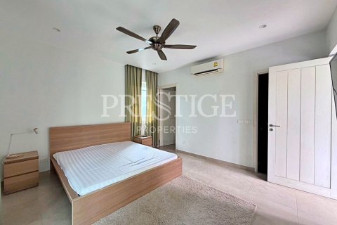 House in Pattaya, Thailand 4 bedrooms № 241672 - photo 17