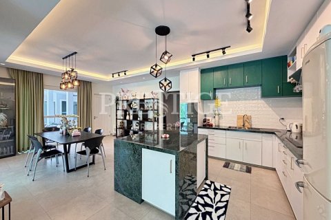 House in Pattaya, Thailand 4 bedrooms № 241672 - photo 6