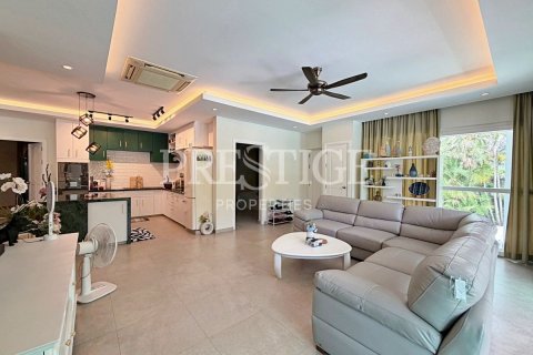 House in Pattaya, Thailand 4 bedrooms № 241672 - photo 5