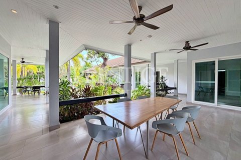 House in Pattaya, Thailand 4 bedrooms № 241672 - photo 28