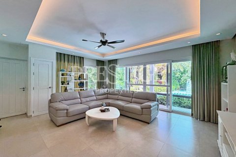 House in Pattaya, Thailand 4 bedrooms № 241672 - photo 2