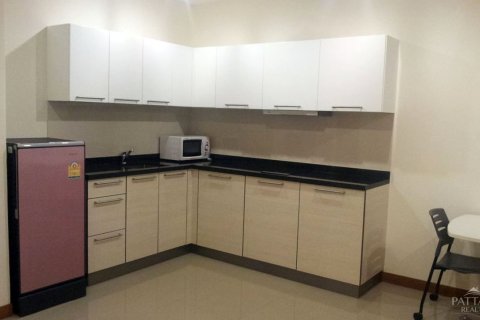 Condo in Pattaya, Thailand, 1 bedroom  № 242201 - photo 2