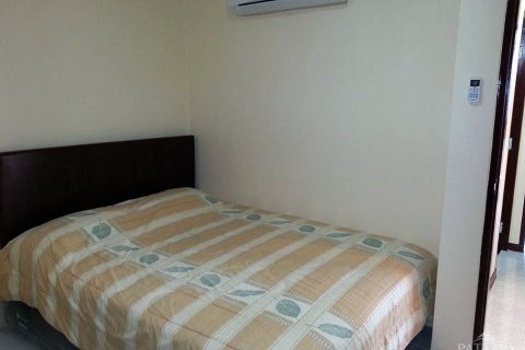 Condominio de 2 dormitorios en Pattaya, Tailandia № 242901 - foto 2